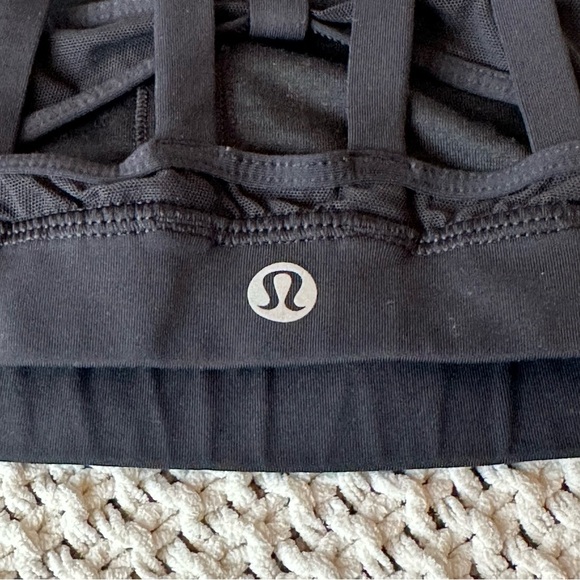 Lululemon SOULCYCLE Free To Be Wild Strappy Bra Size 10 Black EUC Spin Gym Ride - Picture 4 of 6